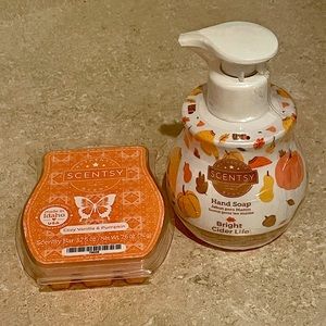 Scentsy Bright Cider Life hand soap & Cozy vanilla pumpkin wax bar